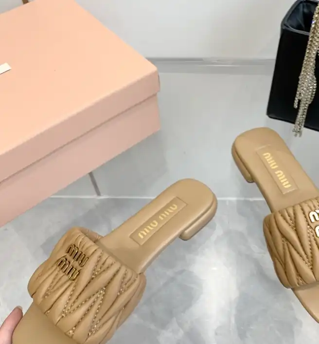 hype Miu Miu Slippers