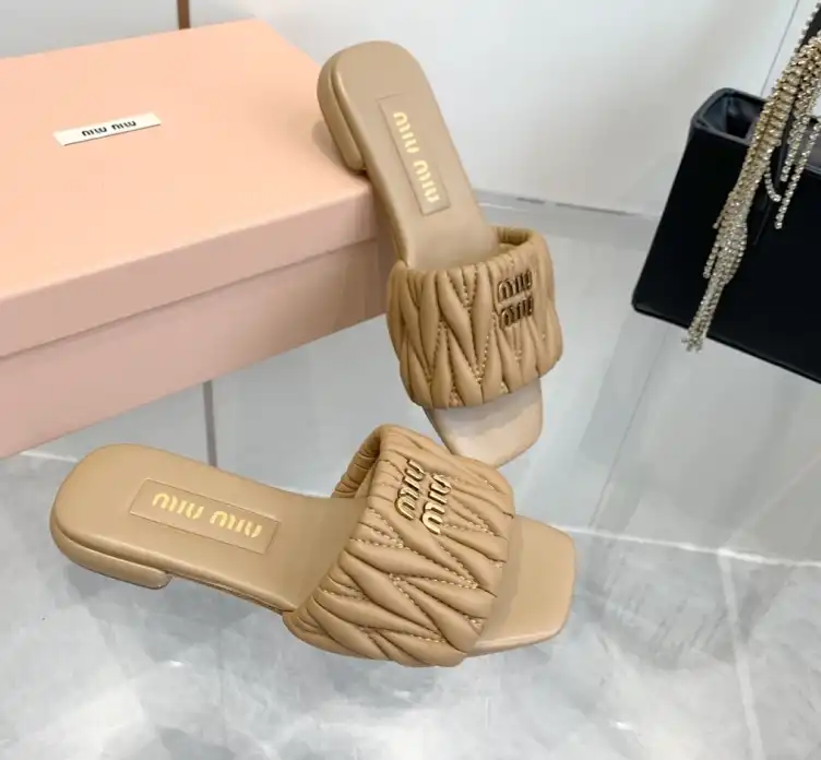 hype Miu Miu Slippers