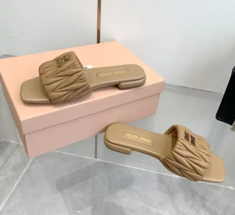 hype Miu Miu Slippers