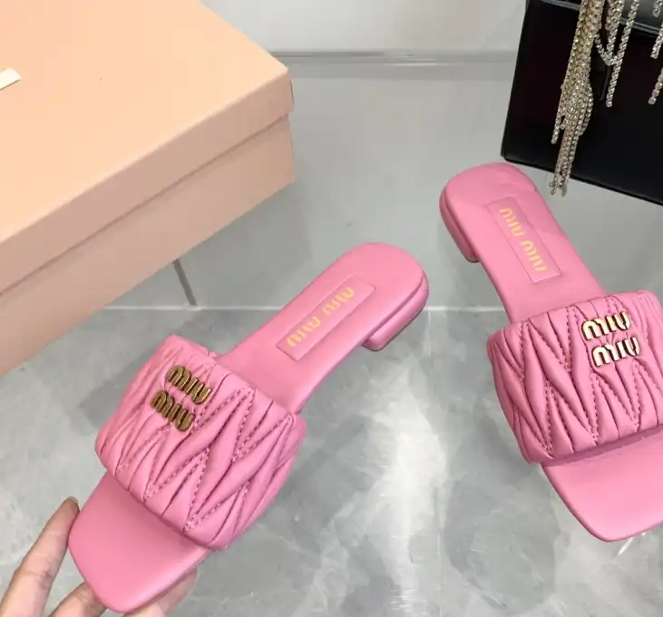 hype Miu Miu Slippers