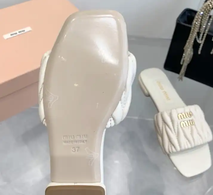 hype Miu Miu Slippers