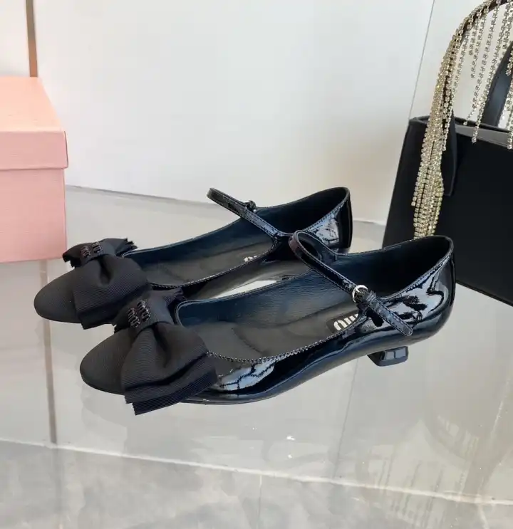 hype Miu Miu flat shoes