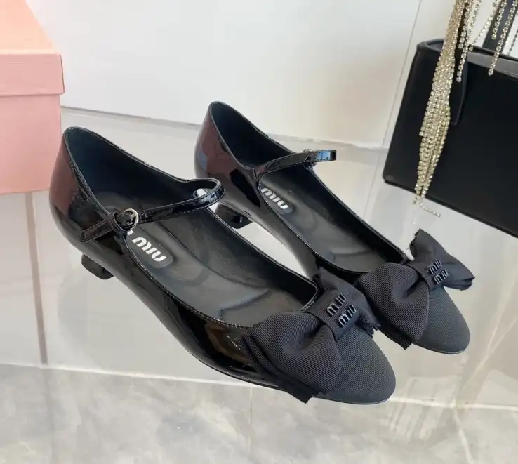 hype Miu Miu flat shoes