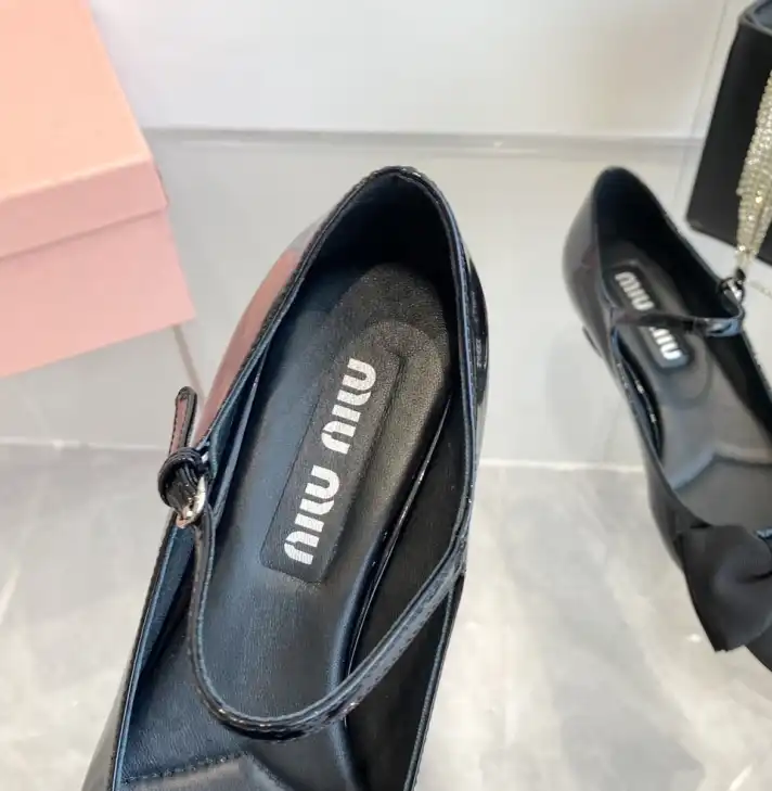 hype Miu Miu flat shoes