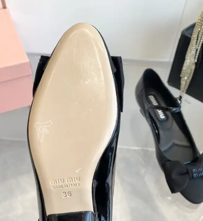 hype Miu Miu flat shoes