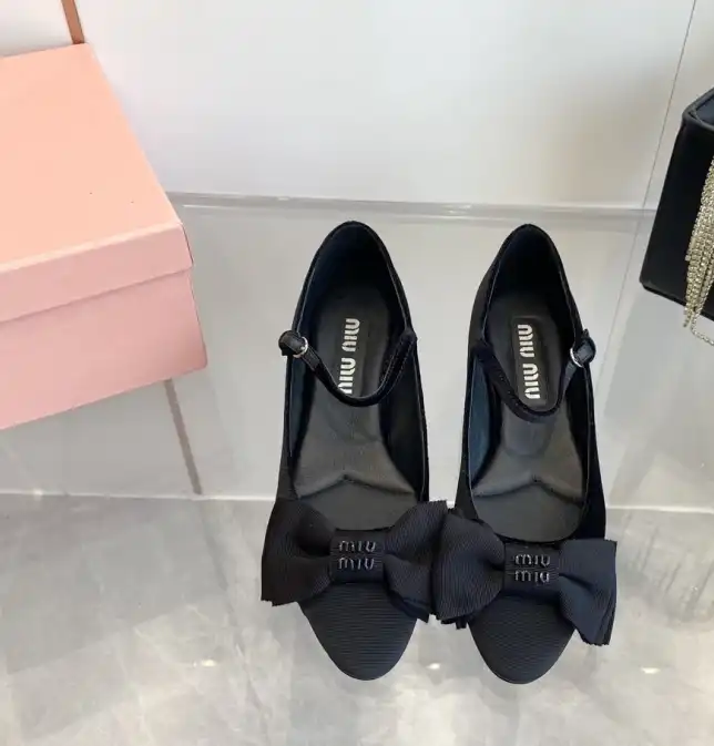 hype Miu Miu flat shoes