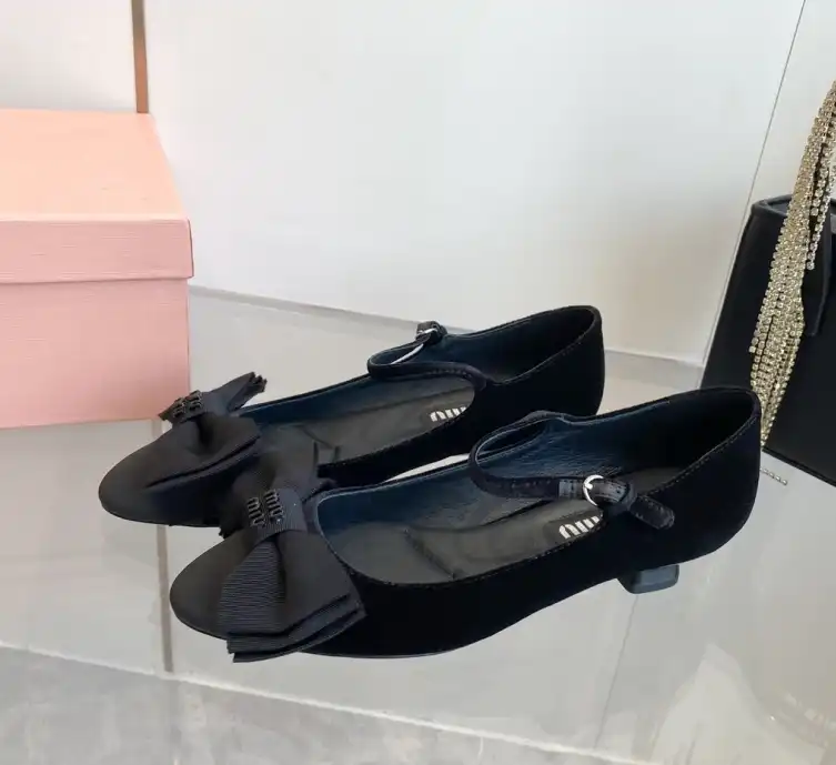 hype Miu Miu flat shoes