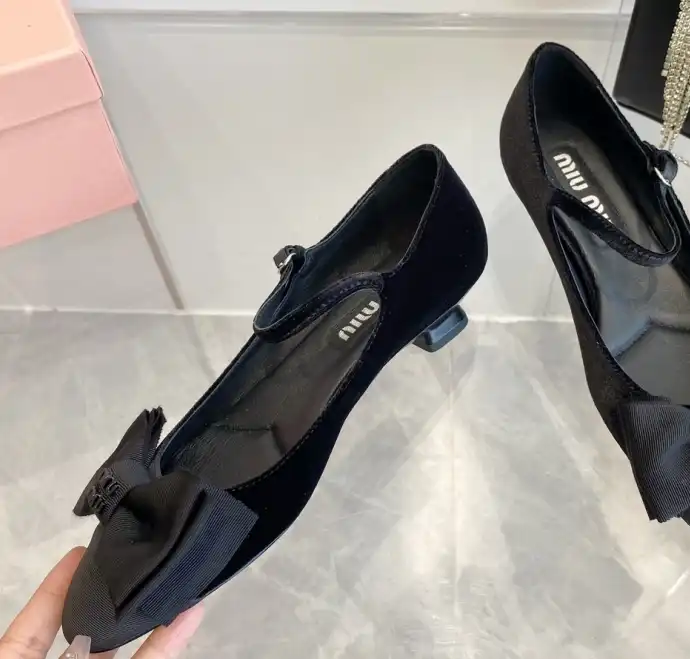 hype Miu Miu flat shoes