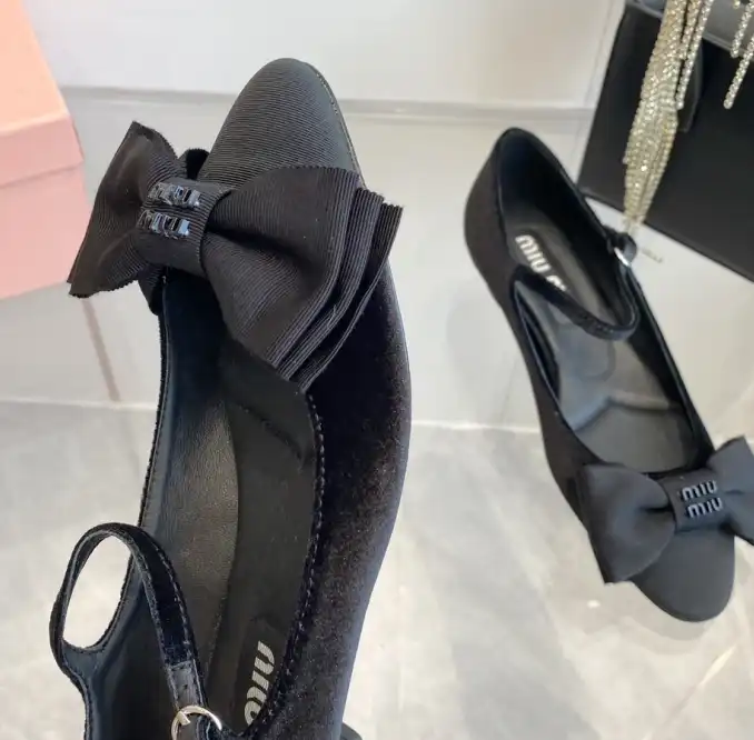 hype Miu Miu flat shoes