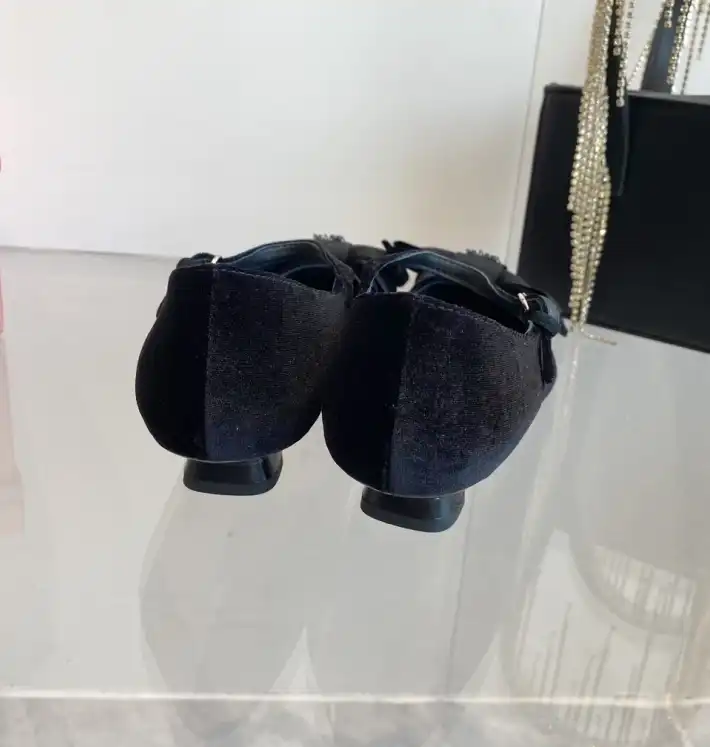 hype Miu Miu flat shoes