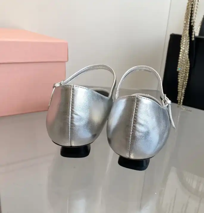 hype Miu Miu flat shoes