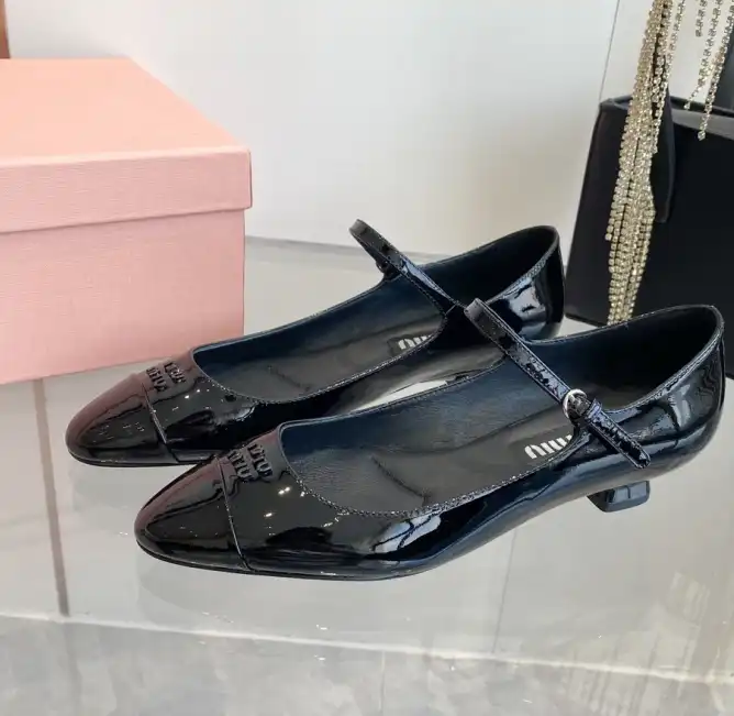 hype Miu Miu flat shoes