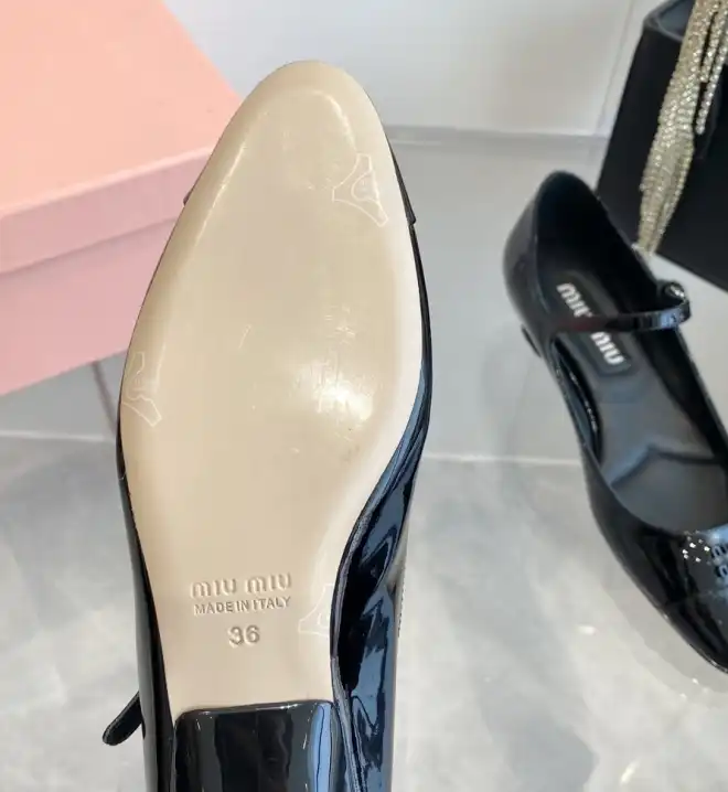 hype Miu Miu flat shoes