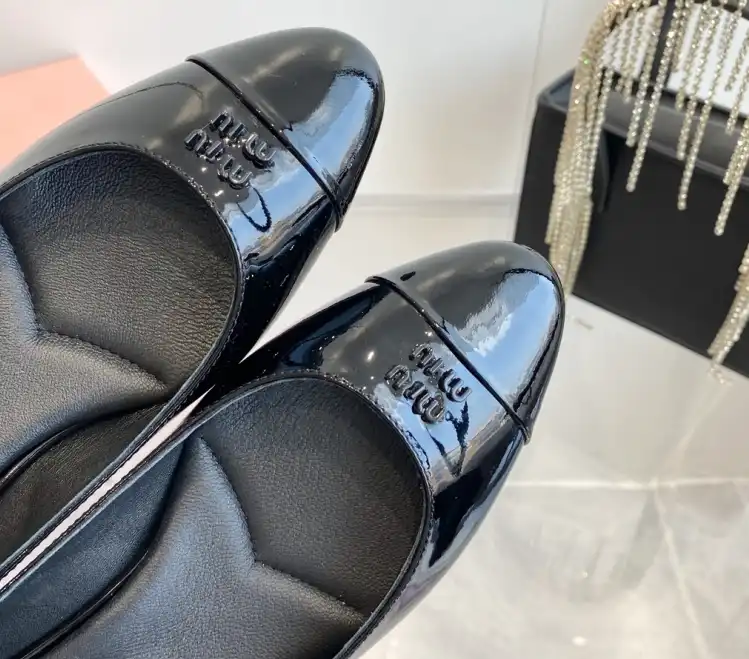 hype Miu Miu flat shoes