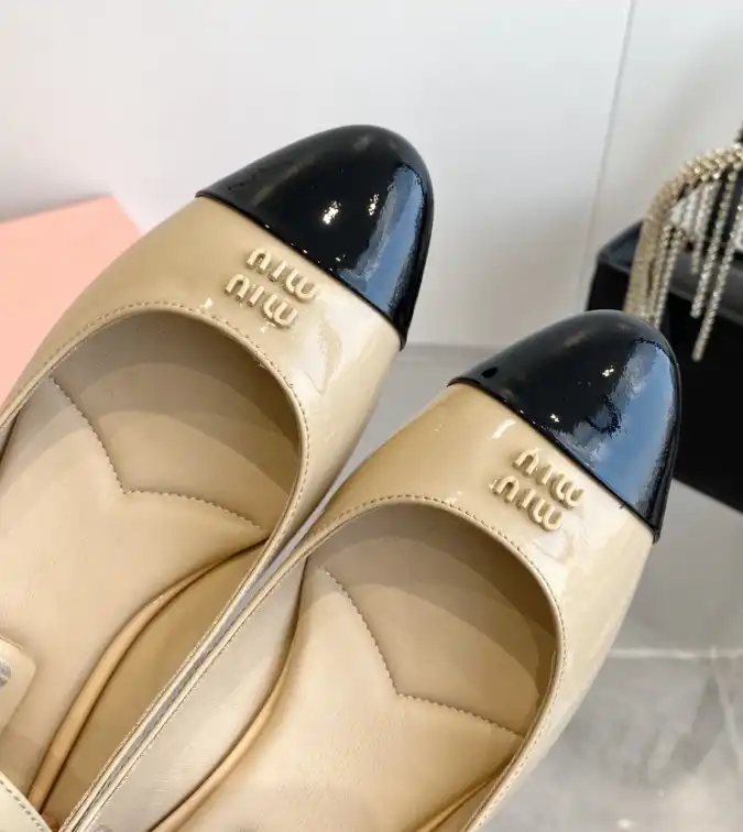 hype Miu Miu flat shoes