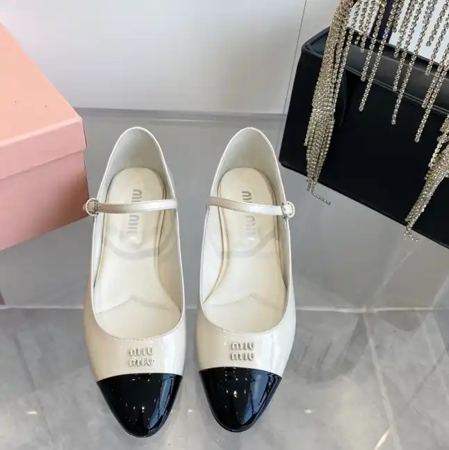 hype Miu Miu flat shoes