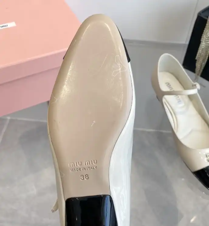 hype Miu Miu flat shoes