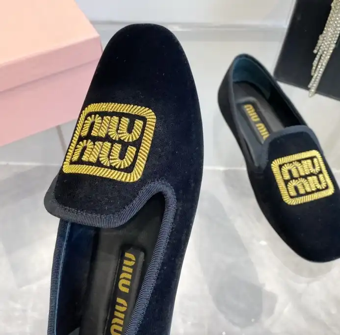 hype Miu Miu flat shoes