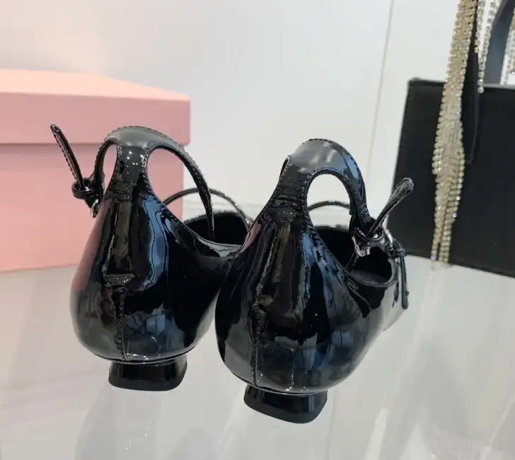 hype Miu Miu flat shoes