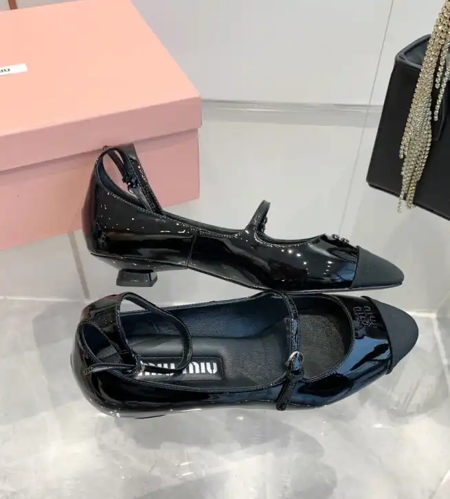 hype Miu Miu flat shoes