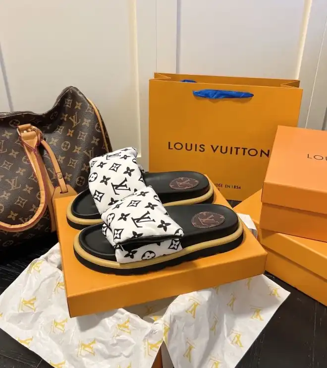 hype LV Slippers