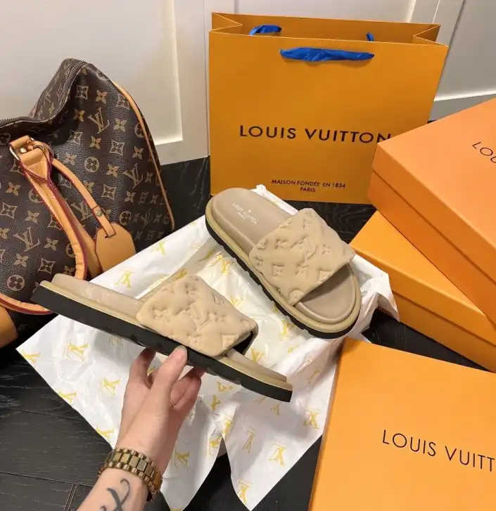 hype LV Slippers