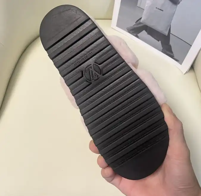 hype LV Slippers