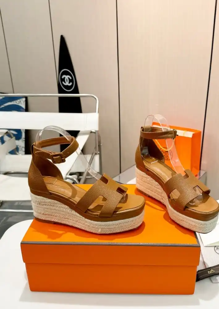 hype Hermes Sandals