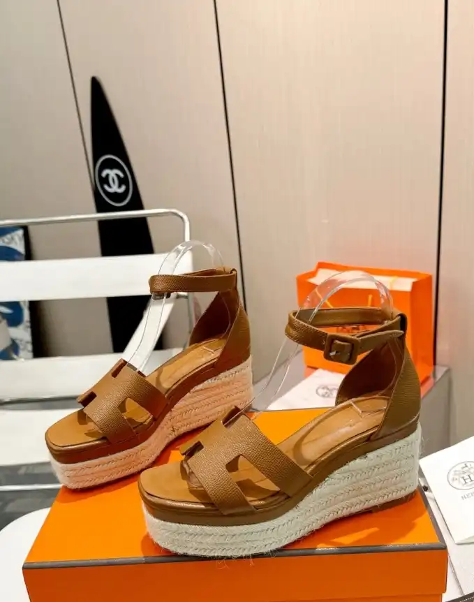 hype Hermes Sandals