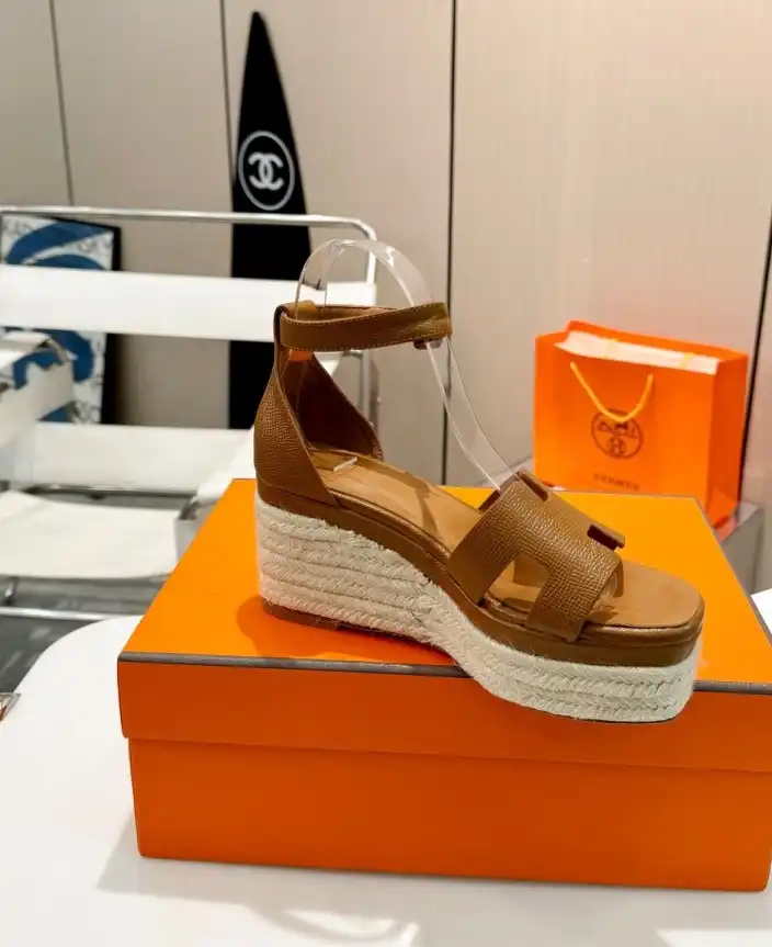 hype Hermes Sandals