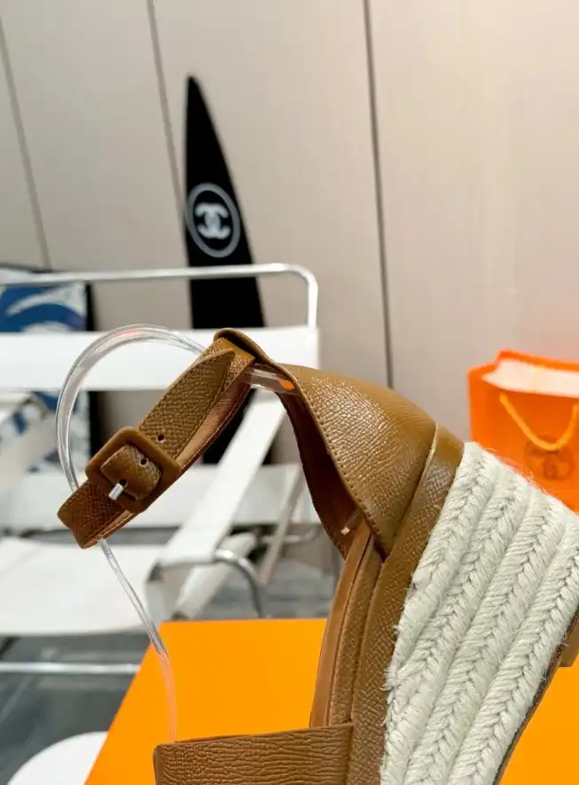 hype Hermes Sandals