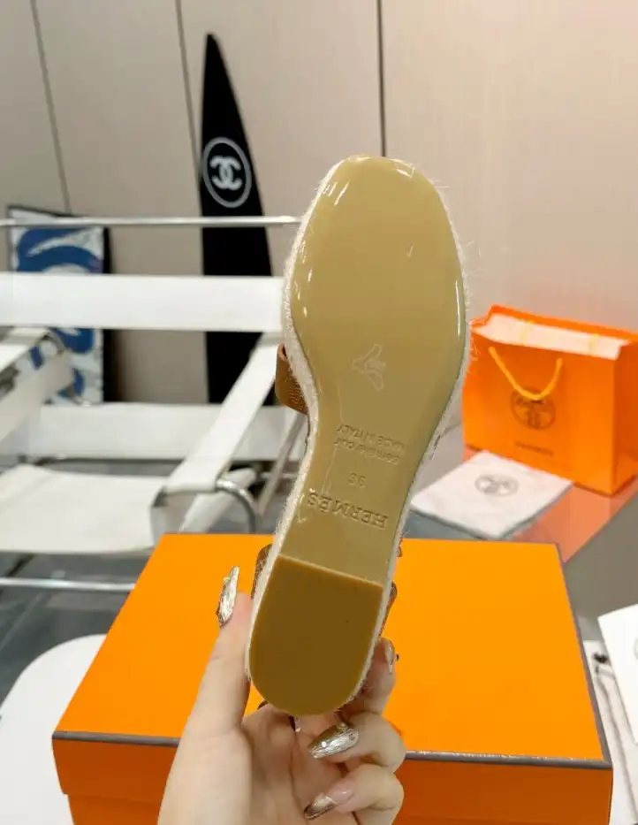 hype Hermes Sandals