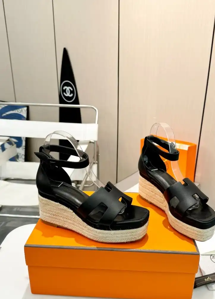 hype Hermes Sandals