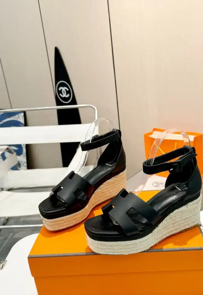 hype Hermes Sandals