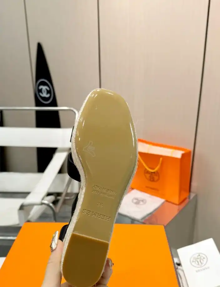 hype Hermes Sandals