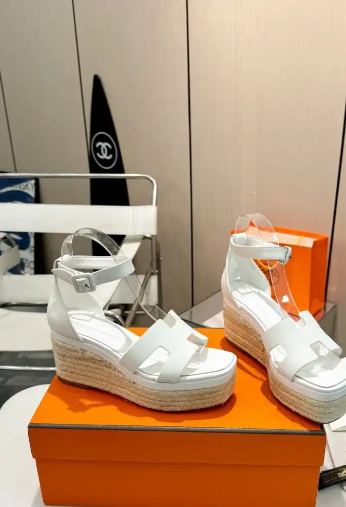 hype Hermes Sandals