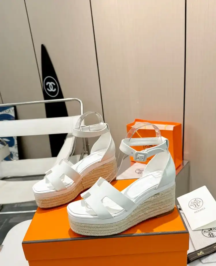 hype Hermes Sandals