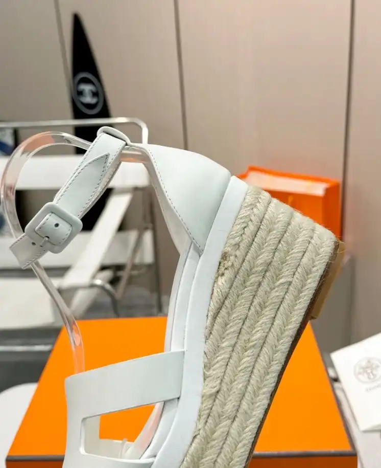 hype Hermes Sandals