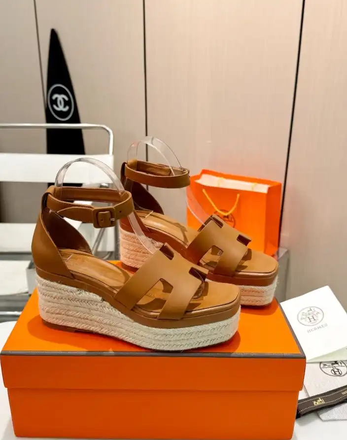 hype Hermes Sandals