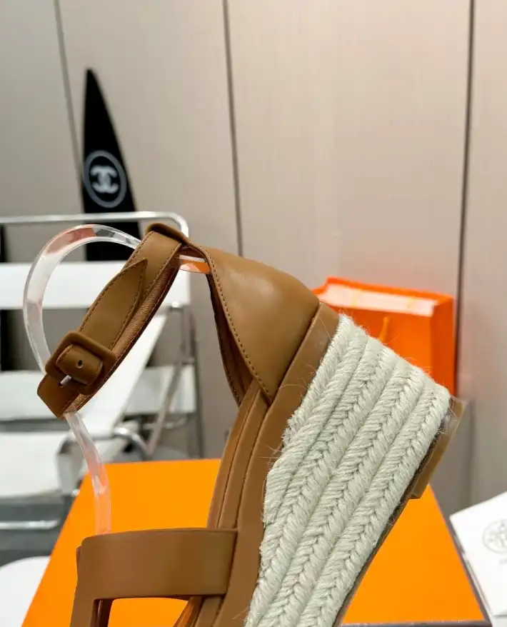 hype Hermes Sandals