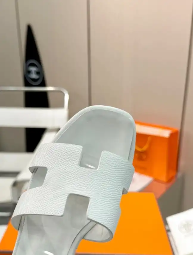 hype Hermes Sandals