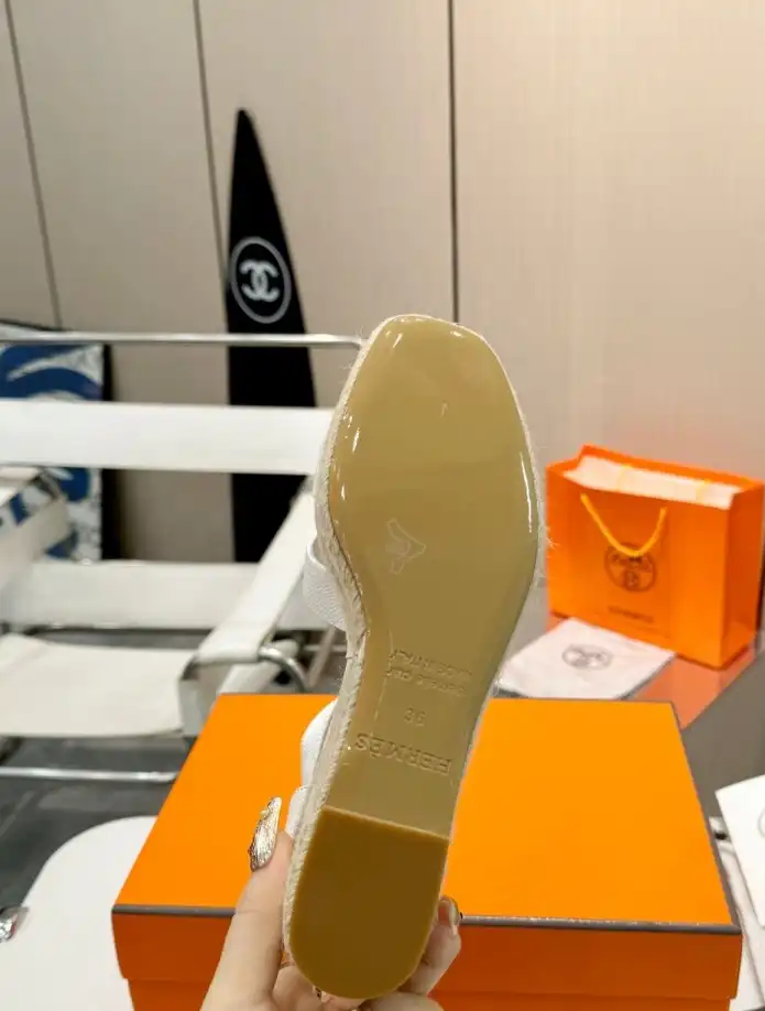 hype Hermes Sandals