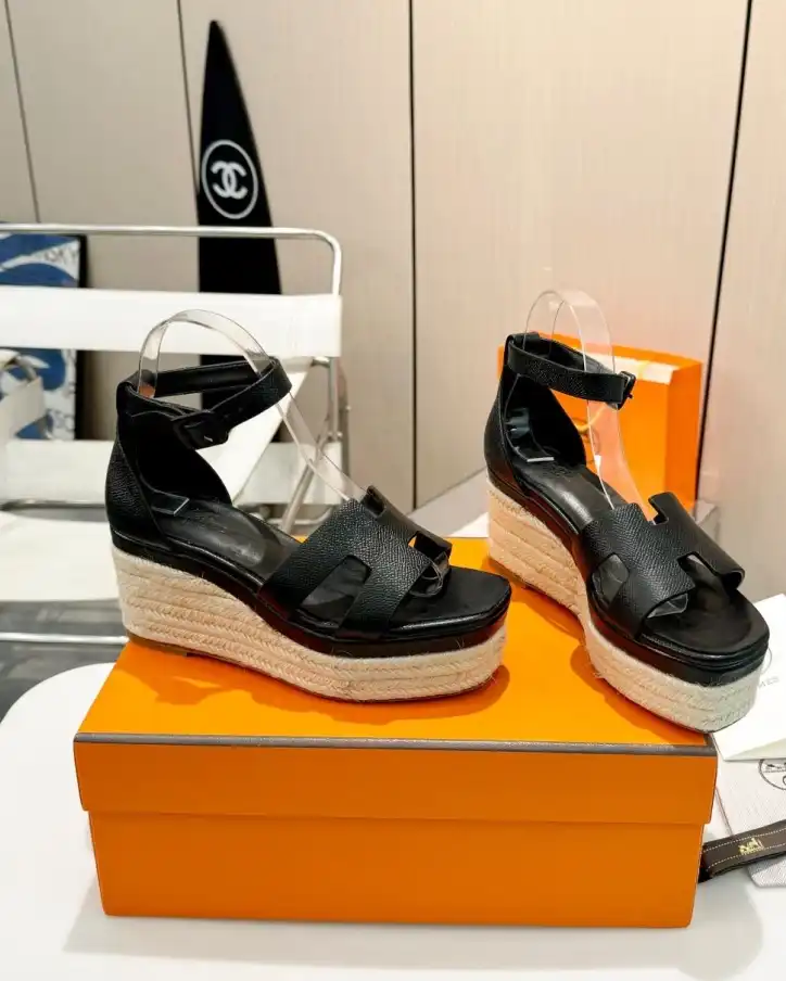 hype Hermes Sandals