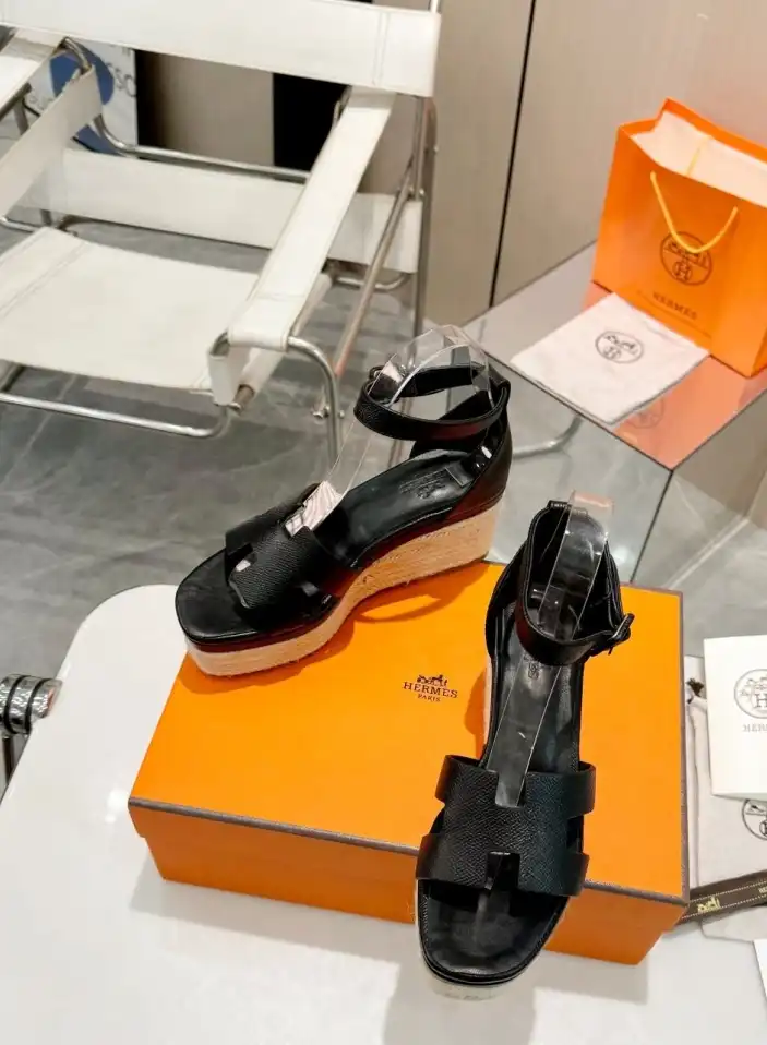 hype Hermes Sandals