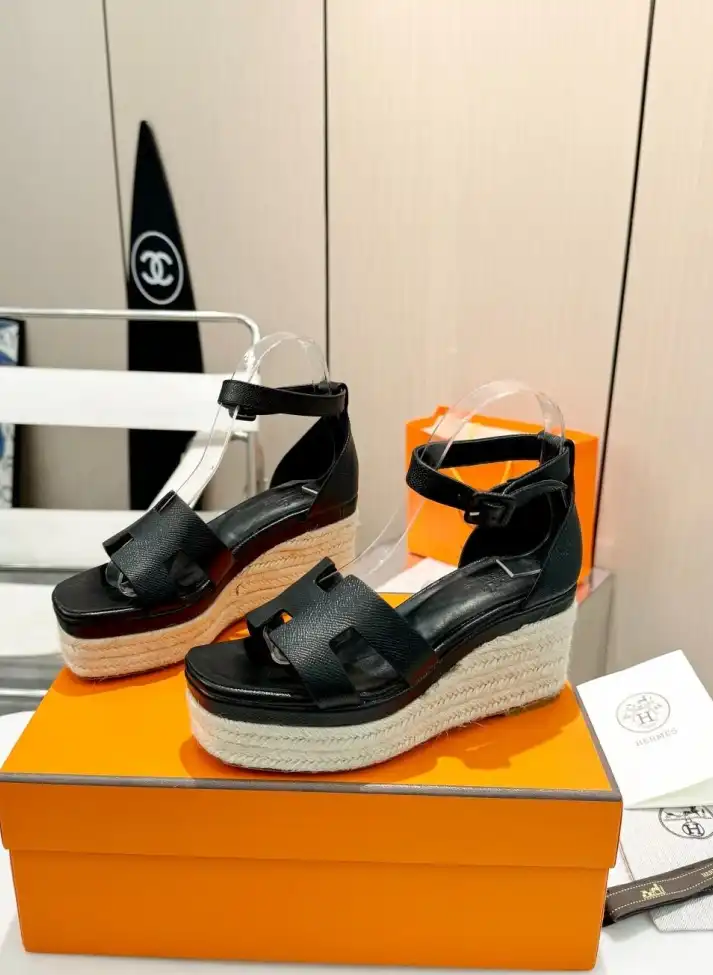 hype Hermes Sandals