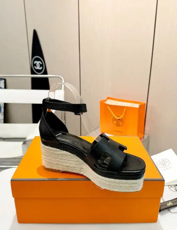 hype Hermes Sandals