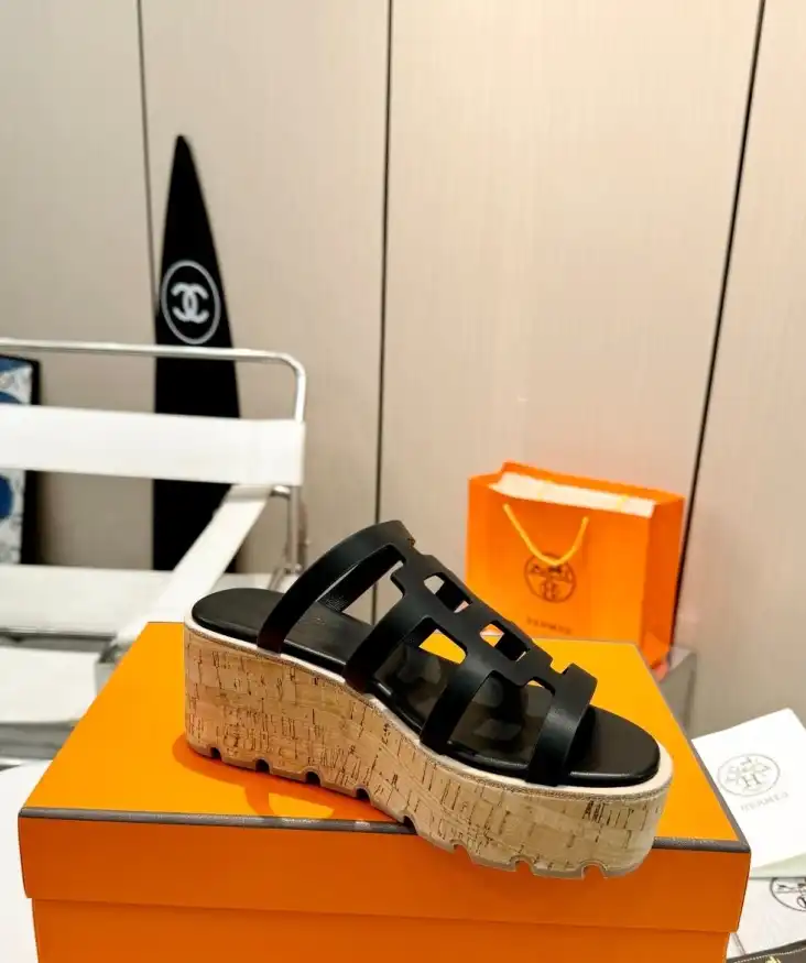 hype Hermes Sandals