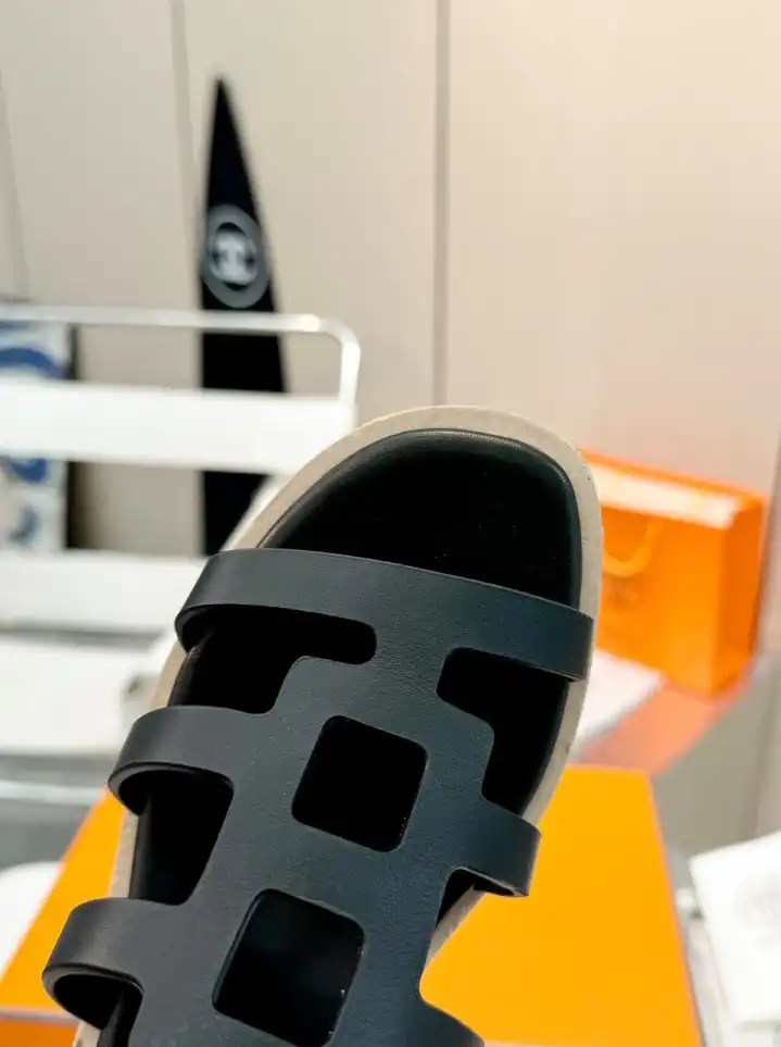 hype Hermes Sandals