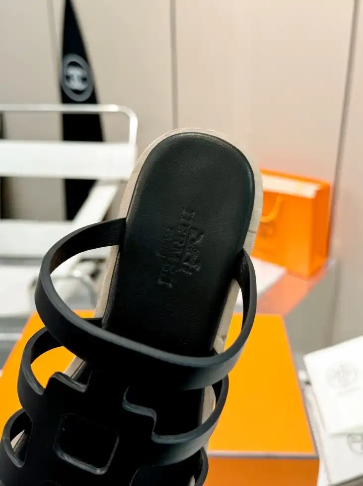 hype Hermes Sandals