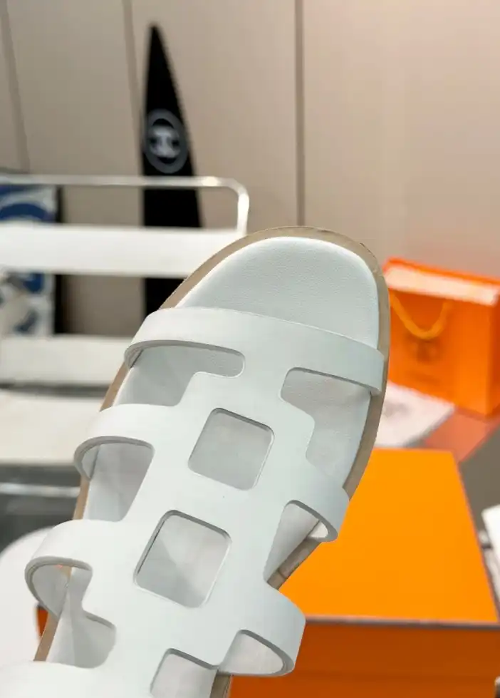 hype Hermes Sandals